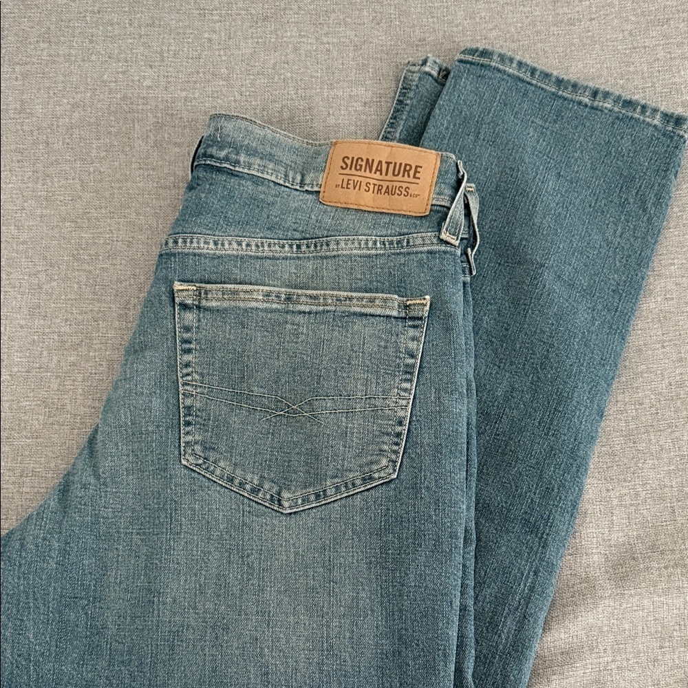 Signature by Levi Strauss Men's Slim Straight Jeans - Blue - Picture 11 of 12